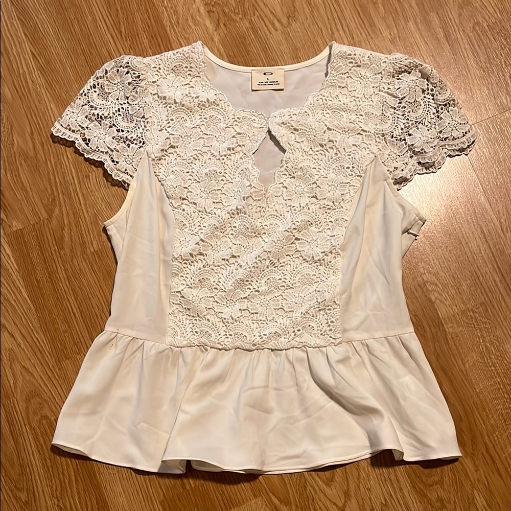 Urban Outfitters White Lace Peplum Blouse with Peter Pan Collar